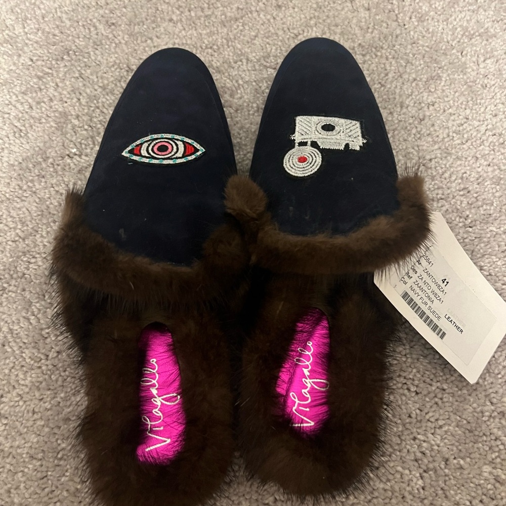 NWT Vilagallo Navy and Brown Fur Slides